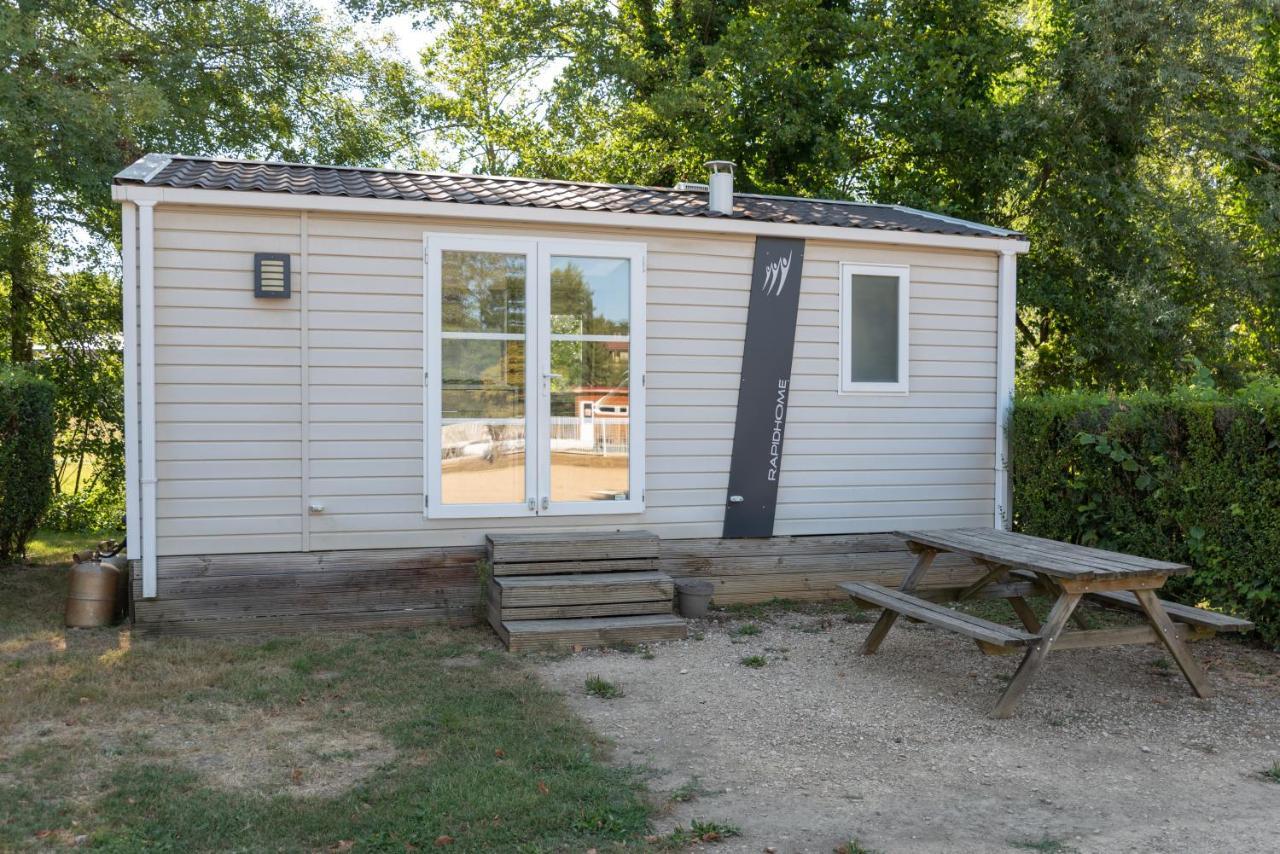 Camping Du Sevron Saint-Etienne-du-Bois  Eksteriør bilde