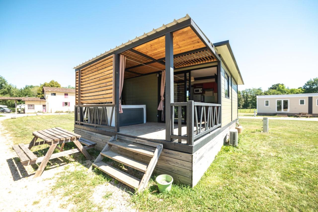 Camping Du Sevron Saint-Etienne-du-Bois  Eksteriør bilde