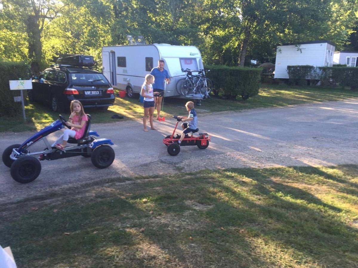 Camping Du Sevron Saint-Etienne-du-Bois  Eksteriør bilde